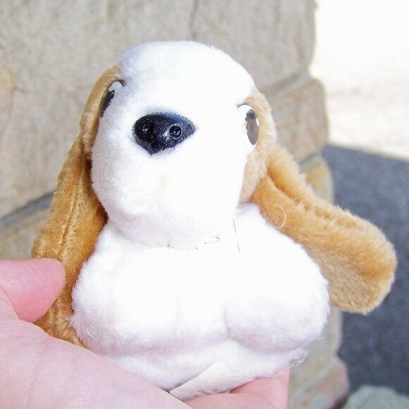 Vintage 80s Hush Puppies Plush Basset Hound 4" Mini Toy Dog - Picture 4 of 4
